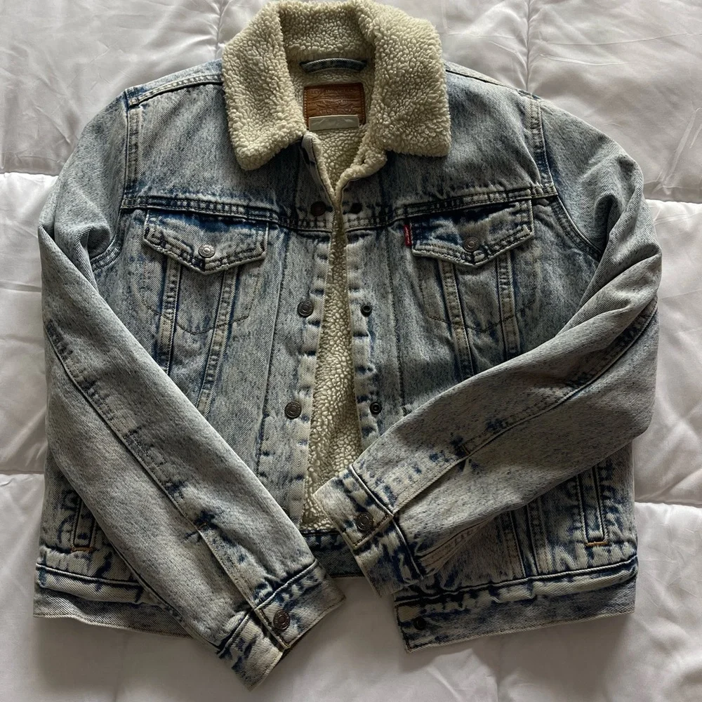 LEVI’S Sherpa Denim Jacket - Picture 2 of 6